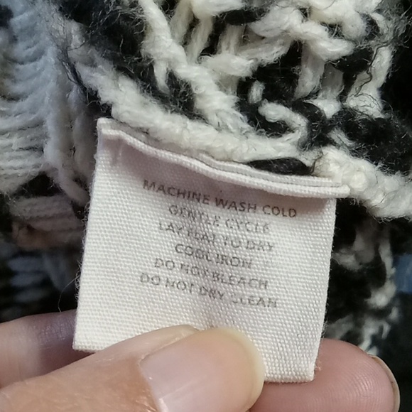 Sweater - Picture 2 of 5